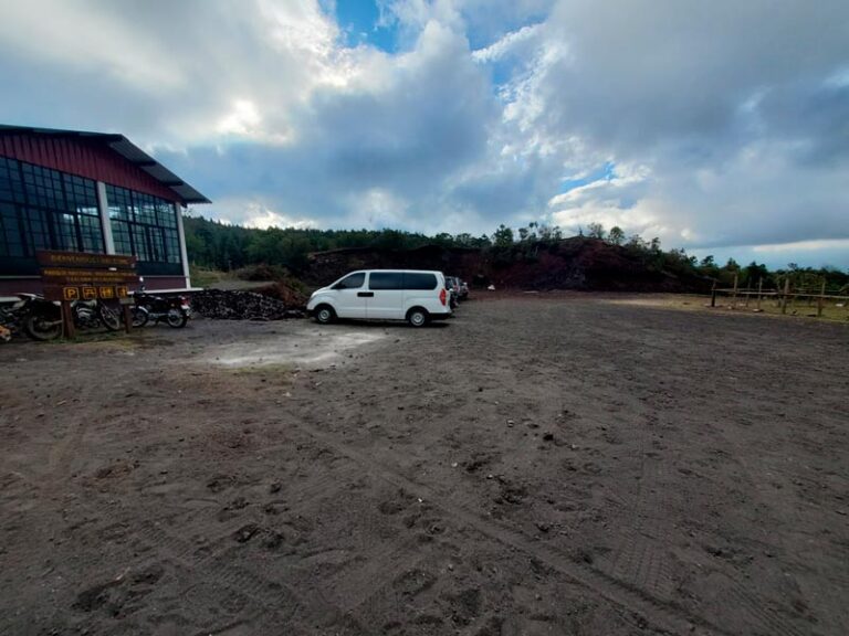 Parqueo de visitantes volcán de pacaya